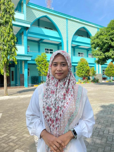 Foto Nur Eka Yulianti, S.H., S.pd.