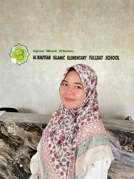 Foto Awwaliyah Dzawil Khabibah, S.Pd.