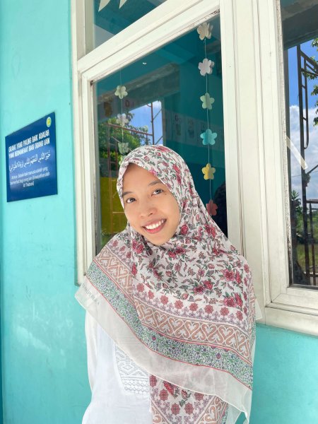 Foto Husna Zuhaida, S.Si.